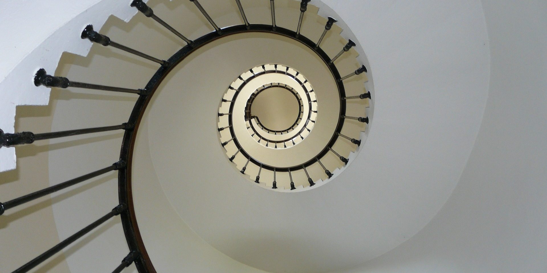 staircase-g8a87ad713_1920